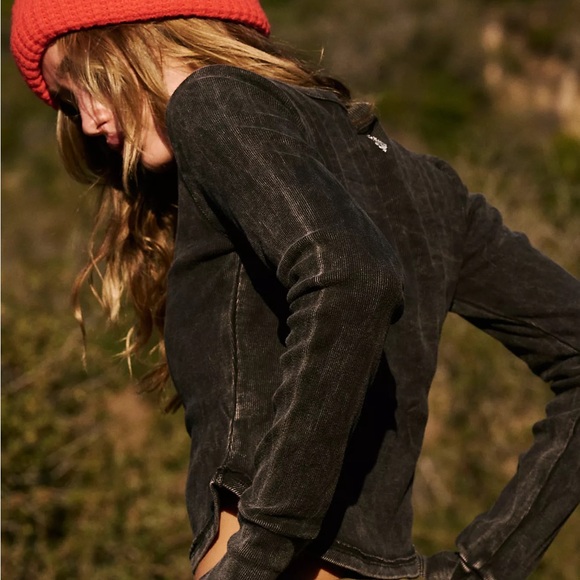 Free people Black Ribbed Long Sleeve Baby Tee extra small only - Picture 6 of 7